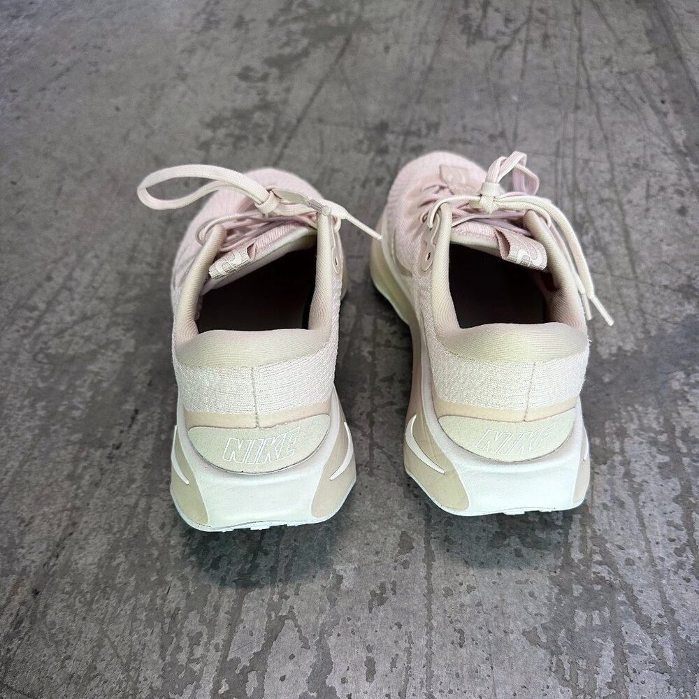 LIKE NEW! Worn Once! Nike Motiva Size 9 Women’s Shoes Pearl White/Sanddrift - Picture 3 of 4